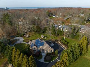 6236 N Country Rd, Wading River, NY 11792