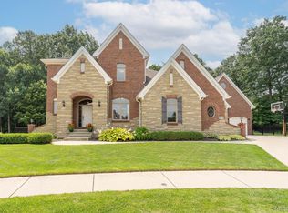 12778 Honey Locust Dr, Shelby Township, MI 48315
