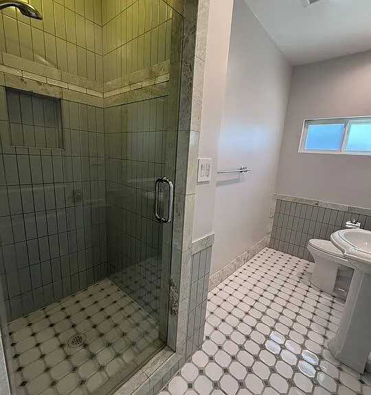221 N Bowling Green Way — Photo 19