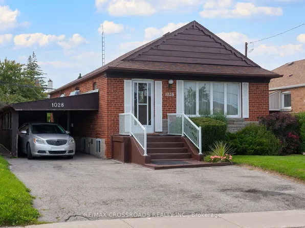 1028 Kennedy Rd, Toronto, ON M1P 2K6