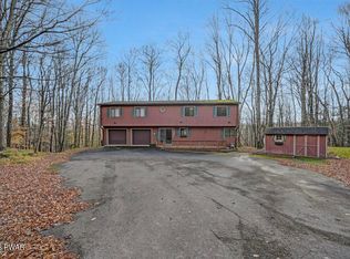 23 Aquarius Ln, Lake Ariel, PA 18436