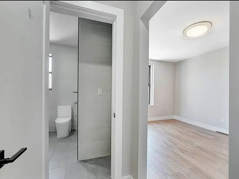 543 W 125th St #33 — Photo 4