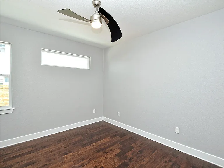 1130 Lott Ave #B — Photo 26