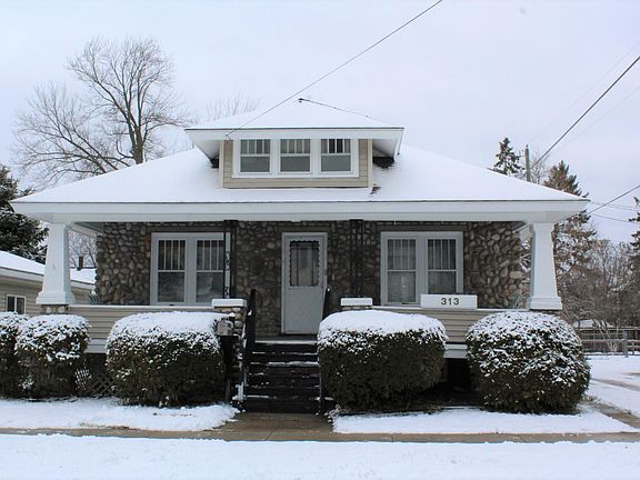 Front Exterior/Covered Porch