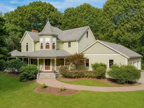 5 Captain Harris Dr, Assonet, MA 02702