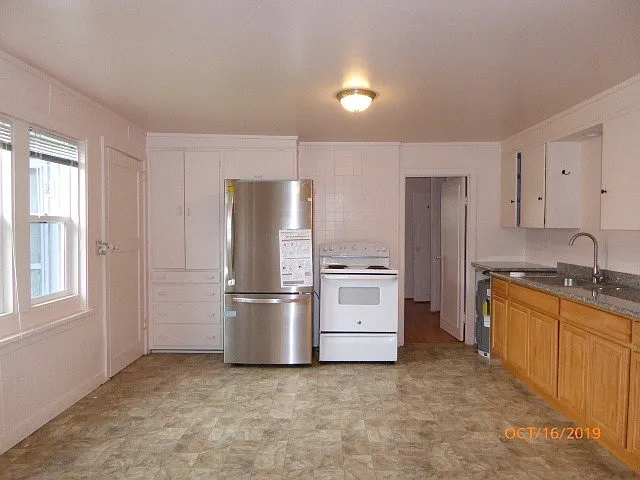 1407 NW 54th St — Photo 3