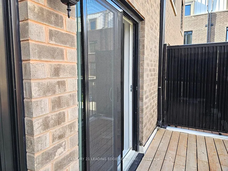 10 Spruce Pines Cres #1-room 1 — Photo 17