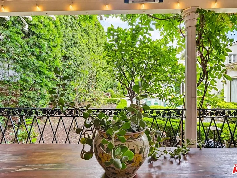 516 S Rimpau Blvd — Photo 72