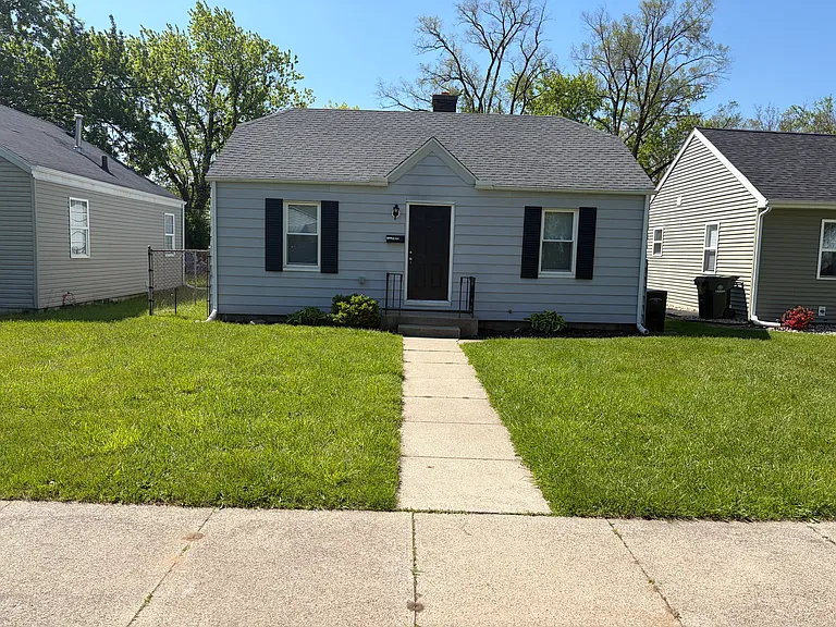 1422 Sorin St — Photo 1