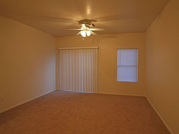 Nice Family Room!