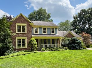 8904 Yellow Wood Pl, Lyndon, KY 40242