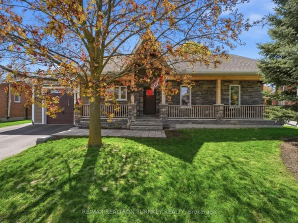 178 Parkview Cres, Newmarket, ON L3Y 2C8