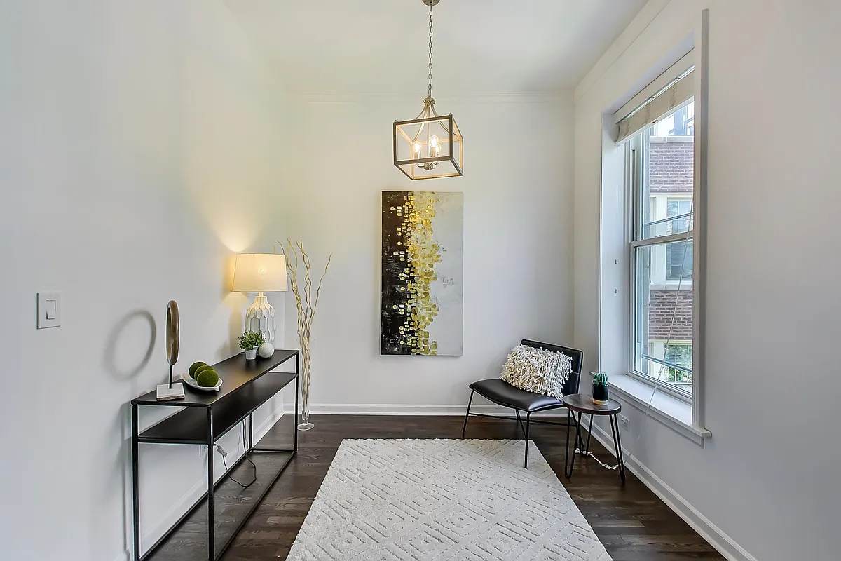 Photo 2 of 30 - 837 W Dakin St #2 - Chicago, IL Building Photo - 837 W Dakin St #2