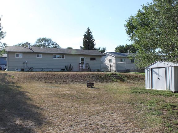 2nd image of 108 5th St SE