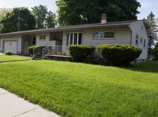 11 State St, Deerfield, WI 53531