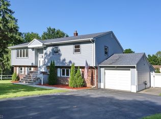 6 Lambert St, Pompton Lakes, NJ 07442
