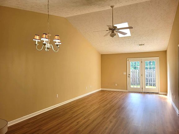 4th image of 204 Dry Branch Ct