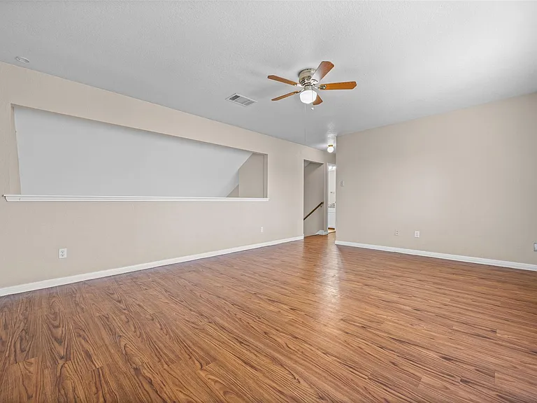 2432 Roundabout Ln — Photo 17