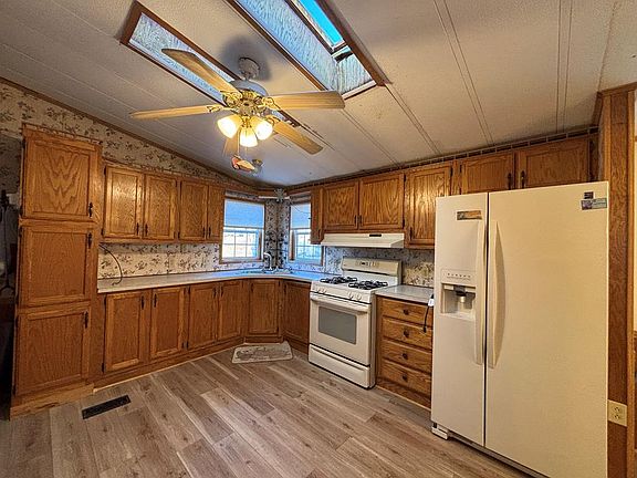 3rd image of 369 Station Rd