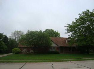 1332 N Greenhills Rd, Greenfield, IN 46140