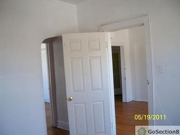 5th image of 7107 S King Dr