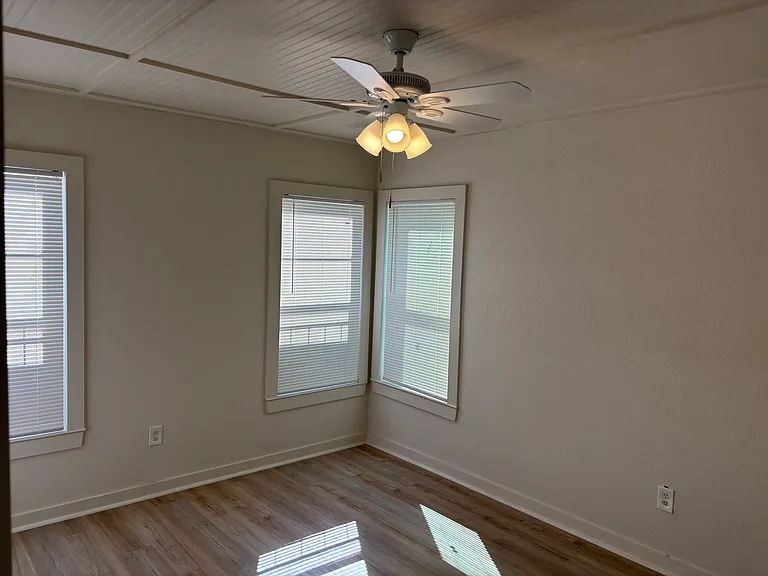 1505 W 10th St — Photo 5
