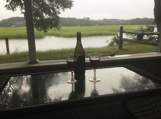 8537 Oyster Factory Rd, Edisto Island, SC 29438