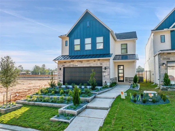 343 Summer Place Dr, Montgomery, TX 77356