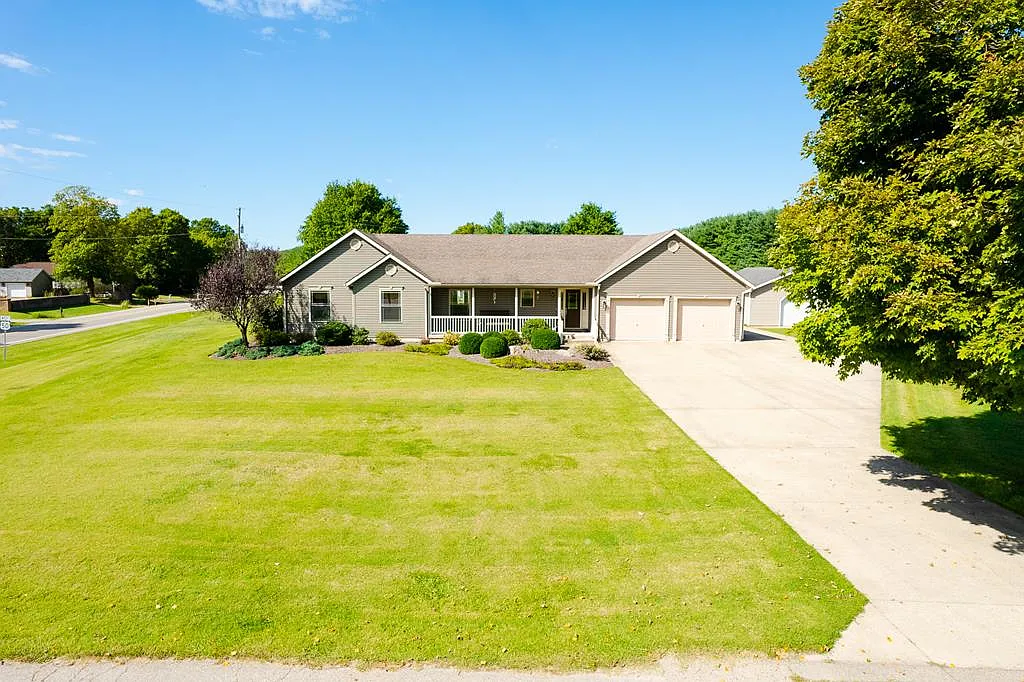 17 Maple Grove Rd photo 1
