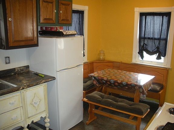 5th image of 2308 Putnam St