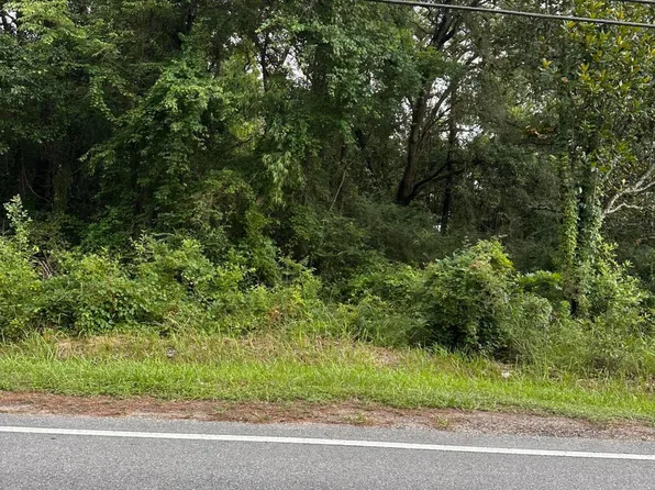 Martin St, Moss Point, MS 39563