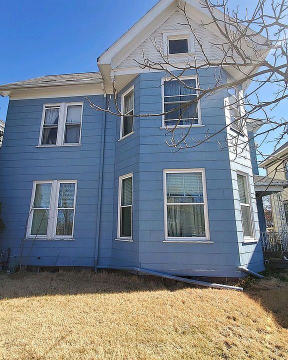 1st image of 226 N 9th St