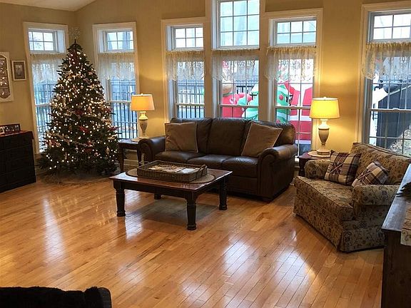 2nd image of 107 Hathorn Blvd