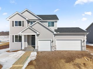 1551 Creekwood Dr, New Richmond, WI 54017
