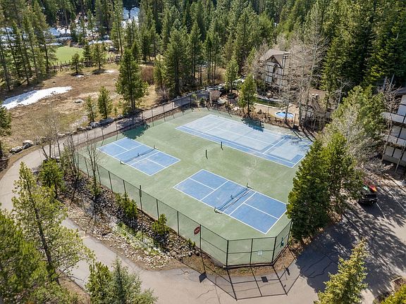4th image of 227 Olympic Valley Rd #50