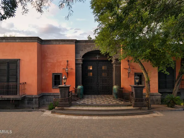 8100 N 68TH Street, Paradise Valley, AZ 85253