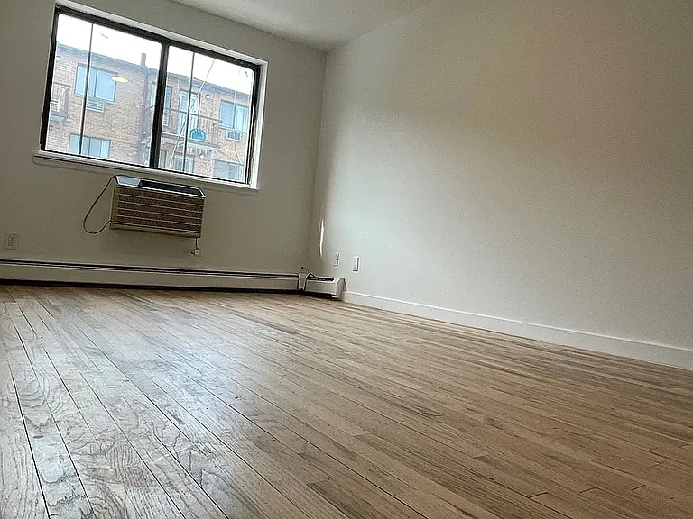 75-34 Grand Centrl Pkwy #3-SR — Photo 11
