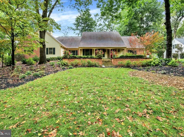 1059 Hunters Path, Lancaster, PA 17601
