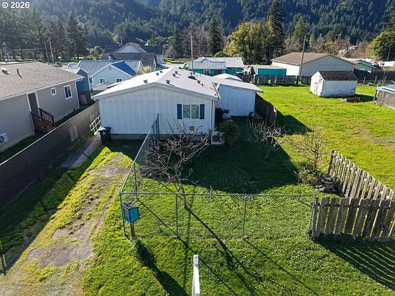 2nd image of 631 2nd Ave