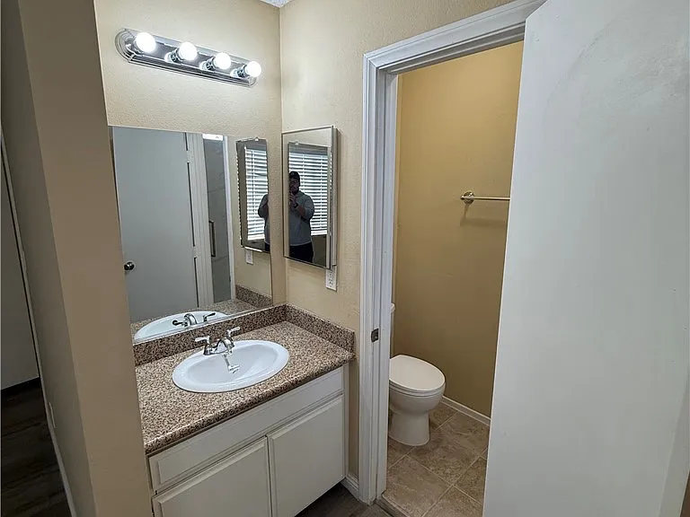 5195 Walnut St #14 — Photo 14