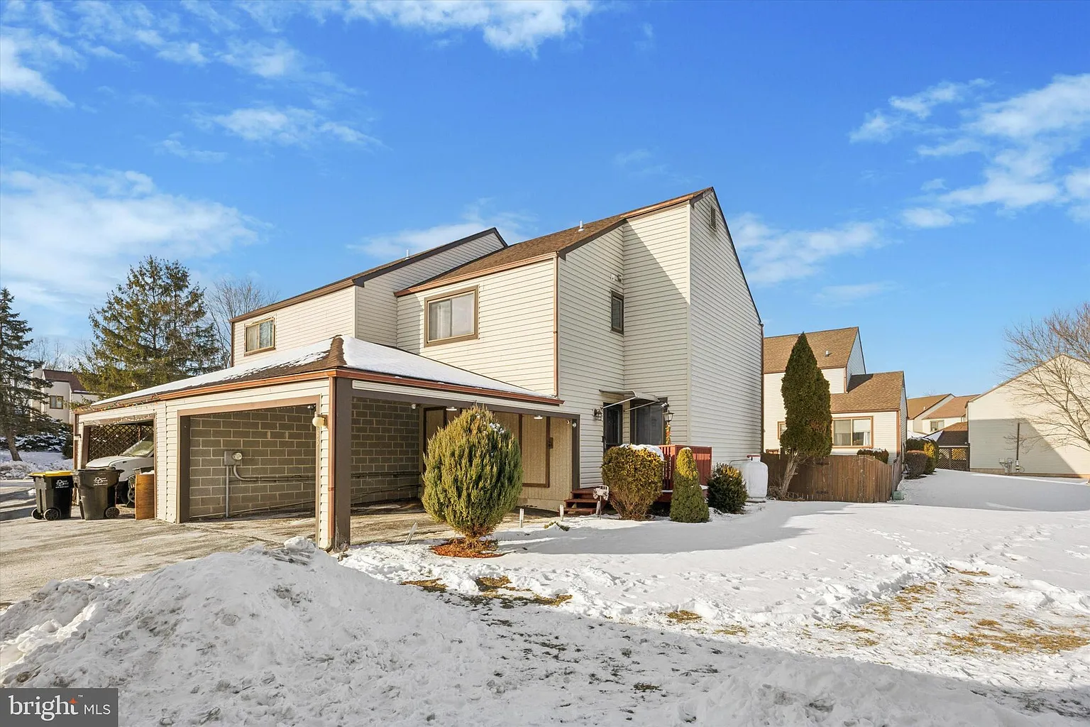 485 Bridge St photo 1