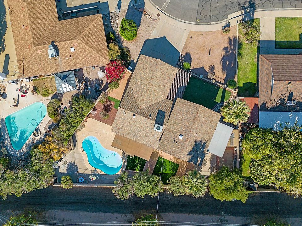 1st image of 1001 E Riviera Dr