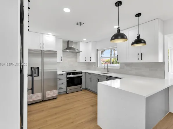 327 SE 2nd Ave, Dania Beach, FL 33004