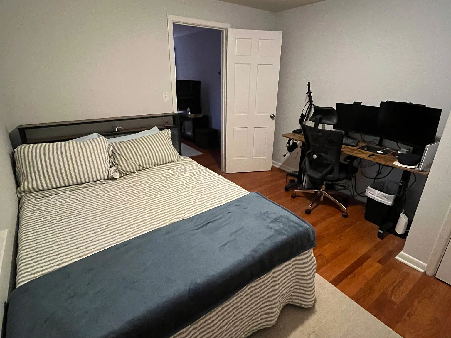 2 bed, 1.0 bath, 900 sqft, $2,250 — Photo 3