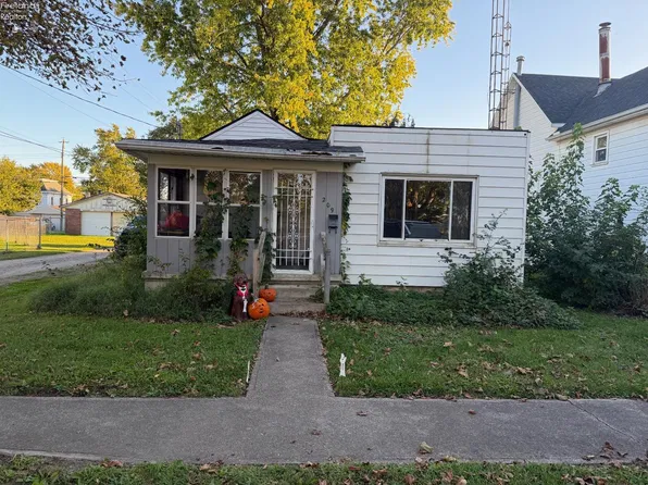 209 E Stone St, Gibsonburg, OH 43431