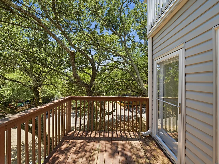 3848 Surry Rd — Photo 15