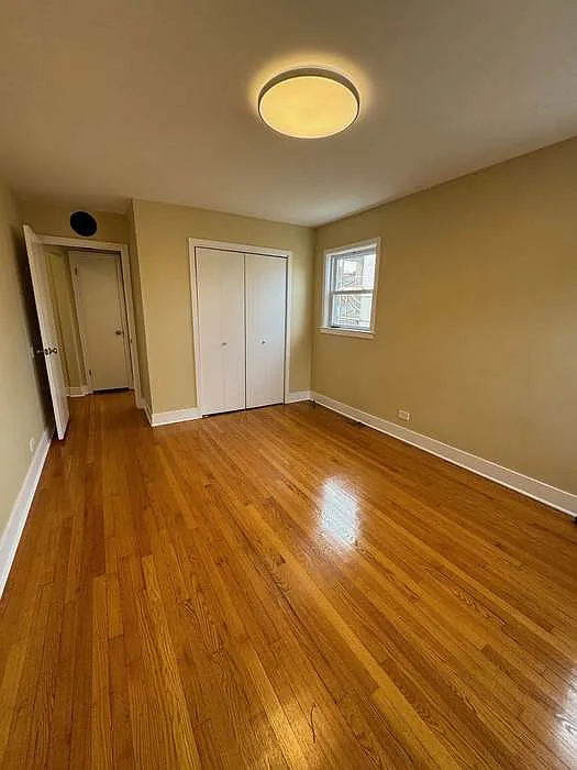 Building Photo - 7320 S Kingston Ave #2W