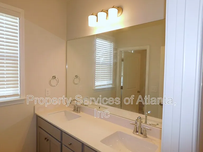 930 Elderberry Ct — Photo 20