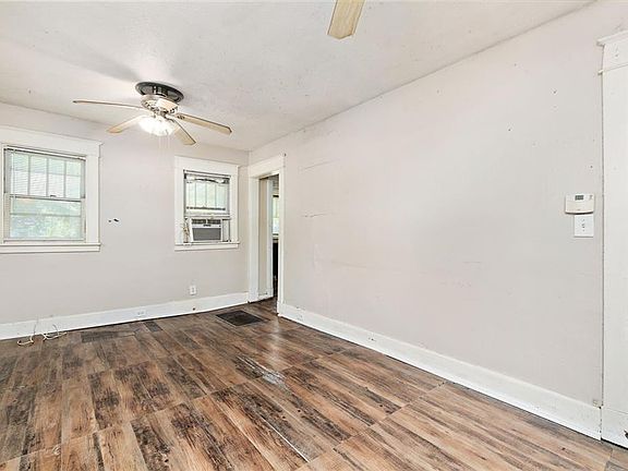 3rd image of 5101 Fontana St