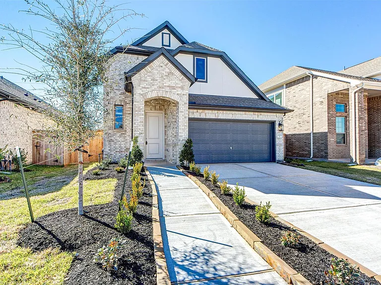 1915 Meadow Trail Dr — Photo 3